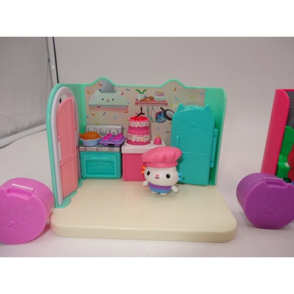 Gabby's Dollhouse Groovy Music Room with Daniel James and Bakery with Cakey - Picture 4 of 16